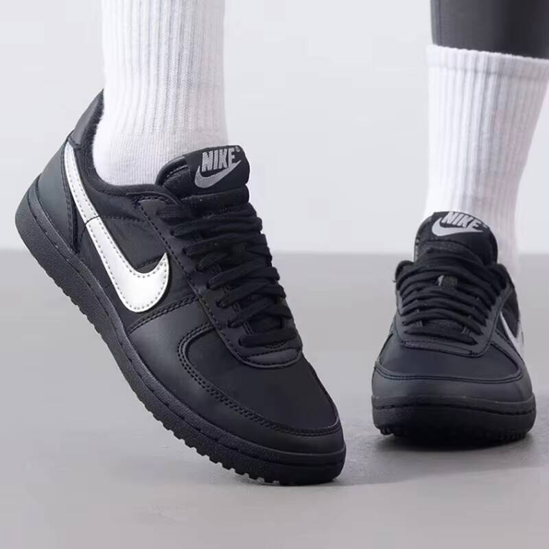 Yeni Nike Erkek ve Kadın Yeni  - Outdoor Sport Field incelemesi ve fiyatı